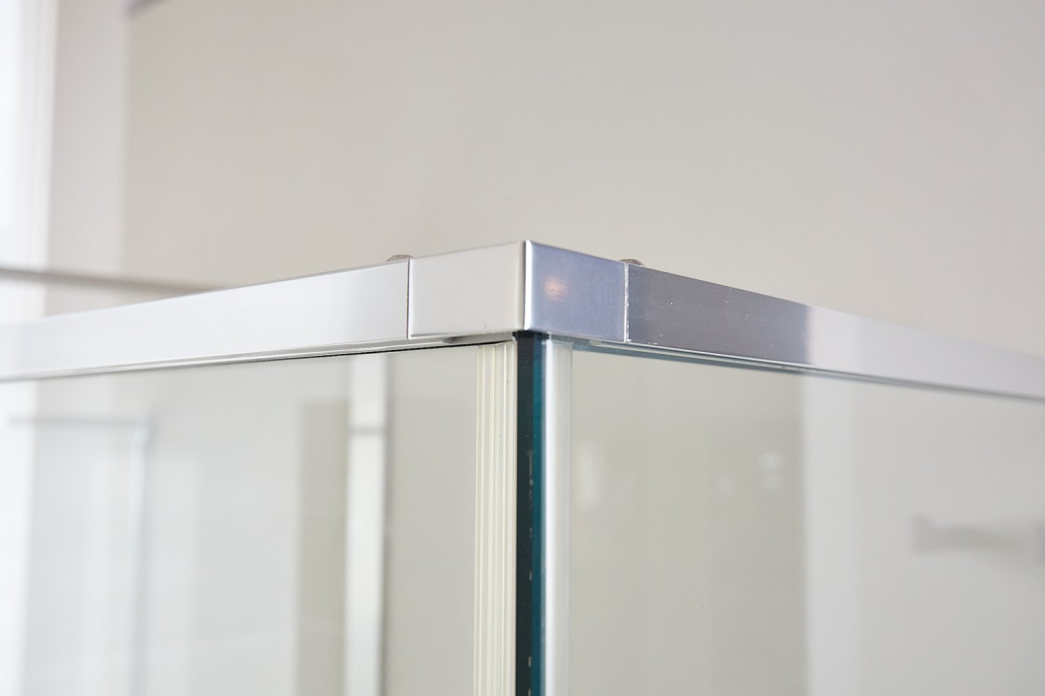 Makro, Slide Box doccia