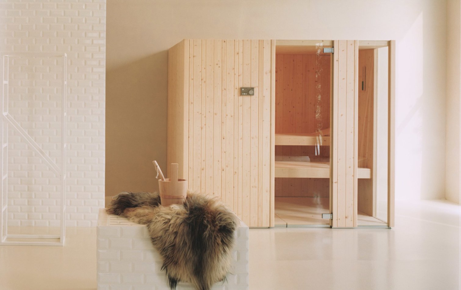 Effe, Auki 60 Sauna