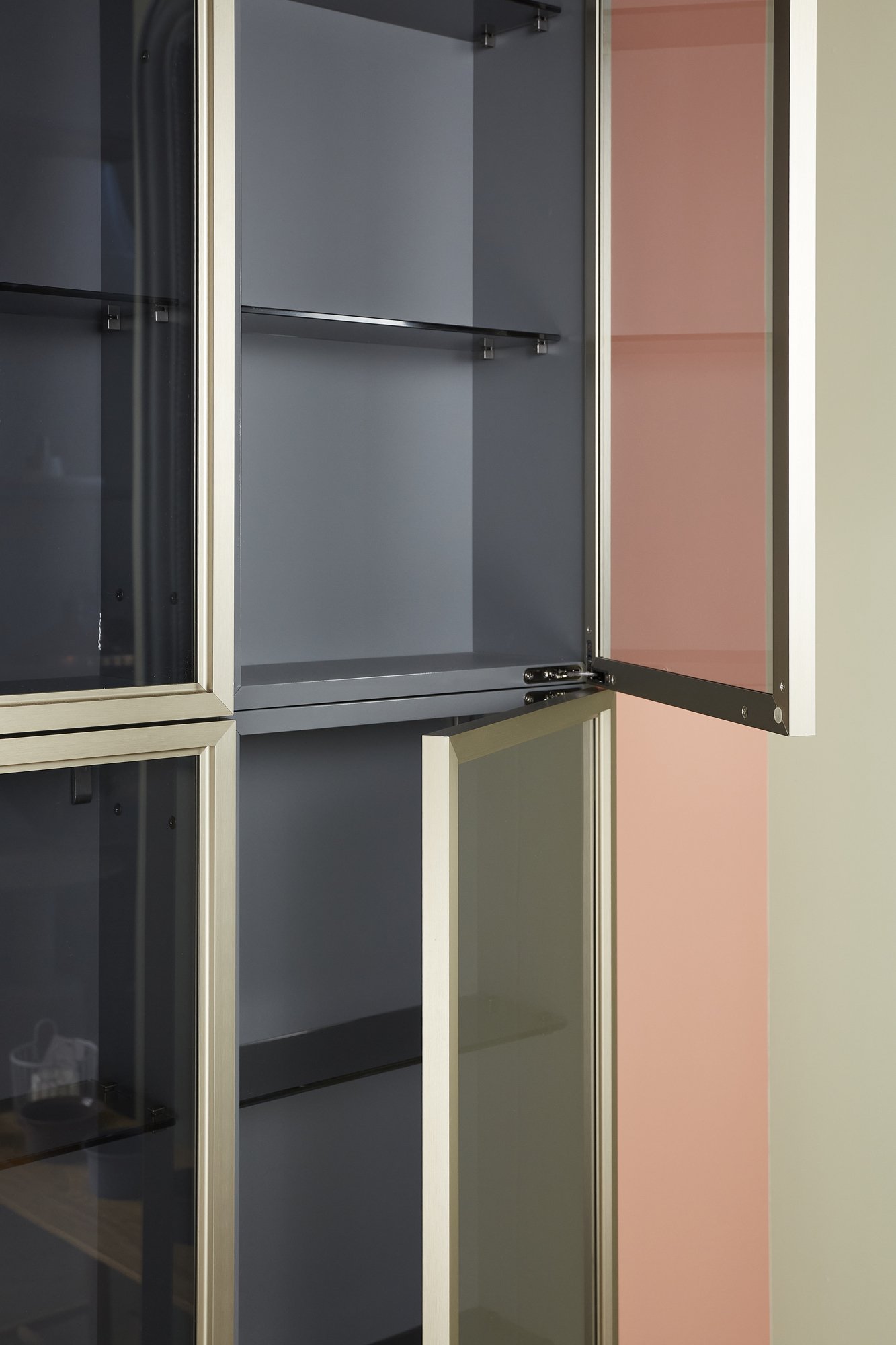 Aqua, Dogma Mobile portalavabo