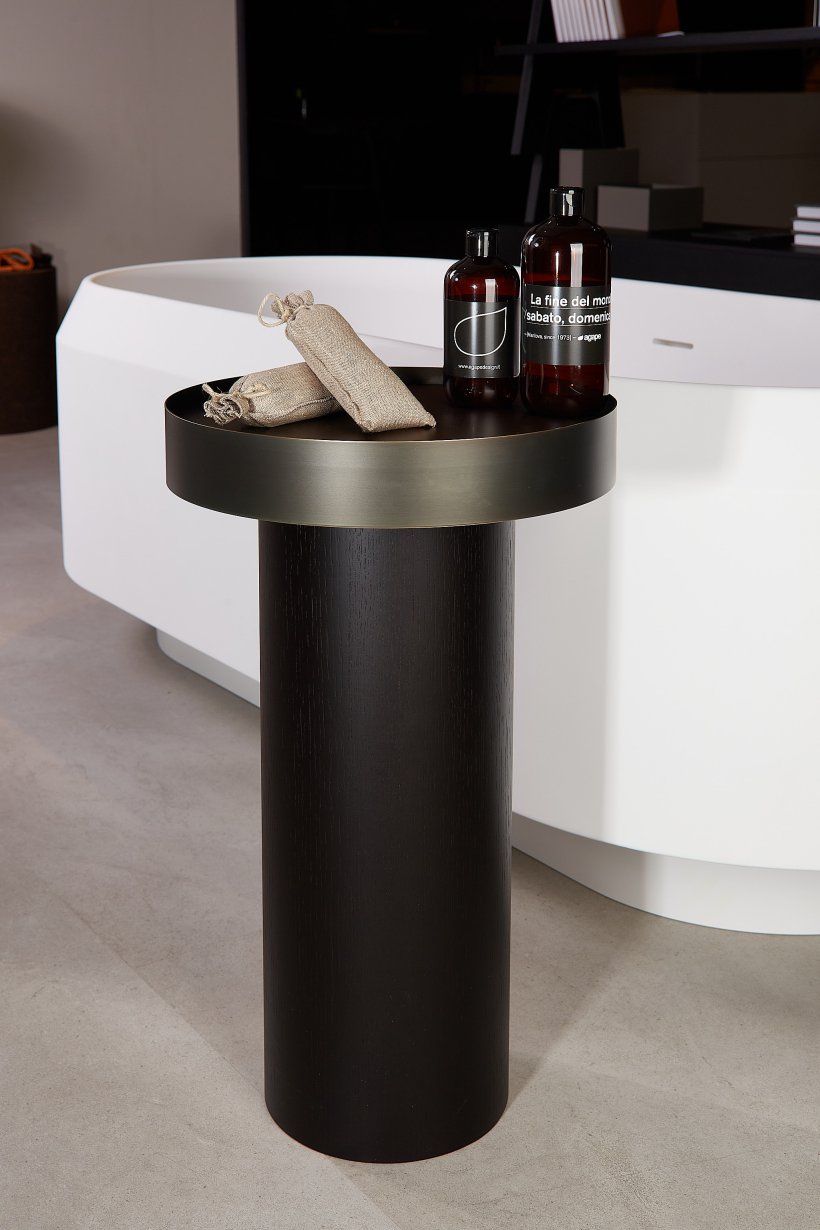 Agape, Gemma Tavolino