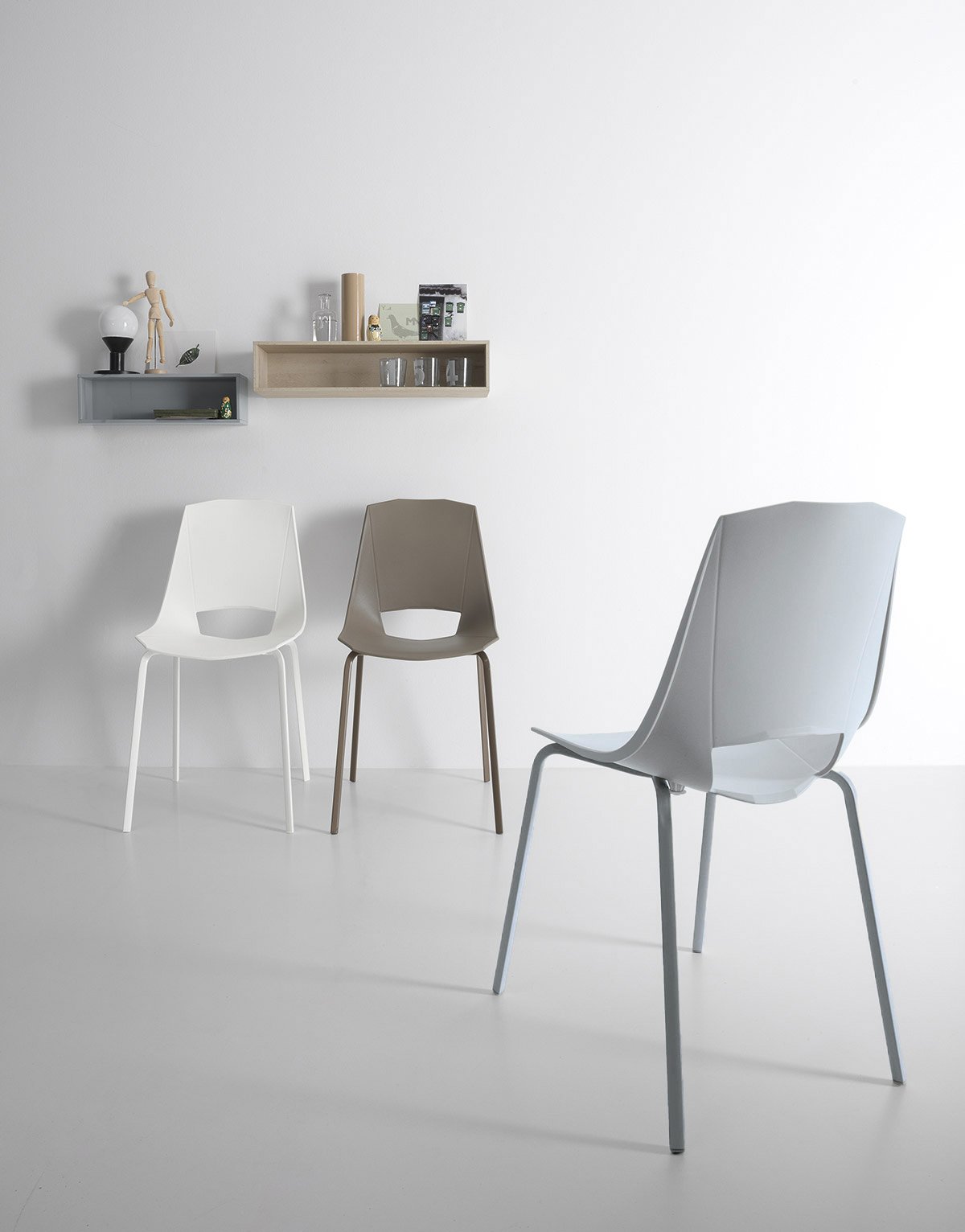 Pointhouse, Eva 4 Sedia