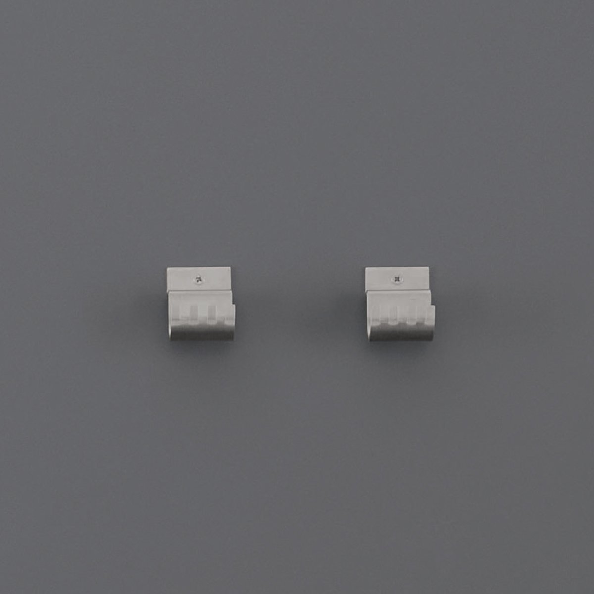 Cea, Neutra Pair of hangers