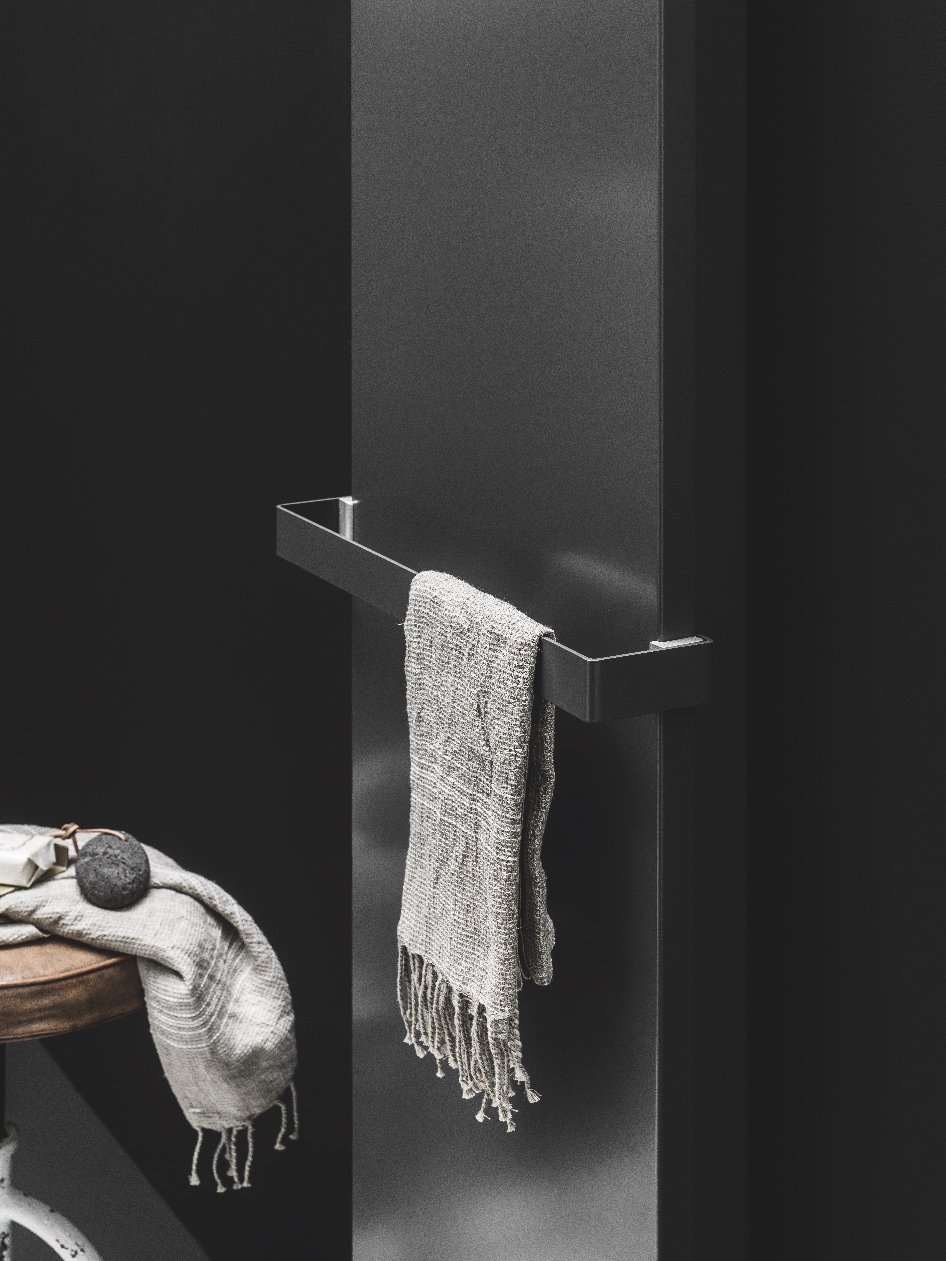 Antrax, TI_Q VD Towel heater 183x53 cm