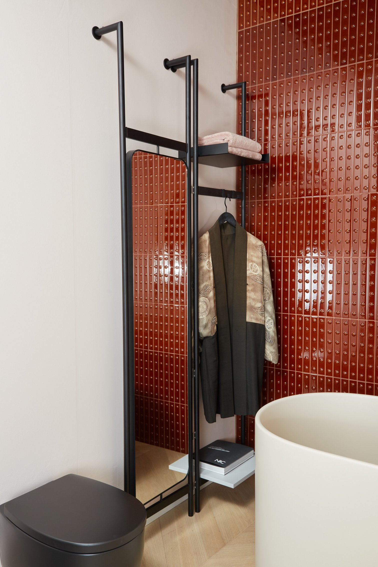 Nic Design, Over Parete attrezzata con specchio