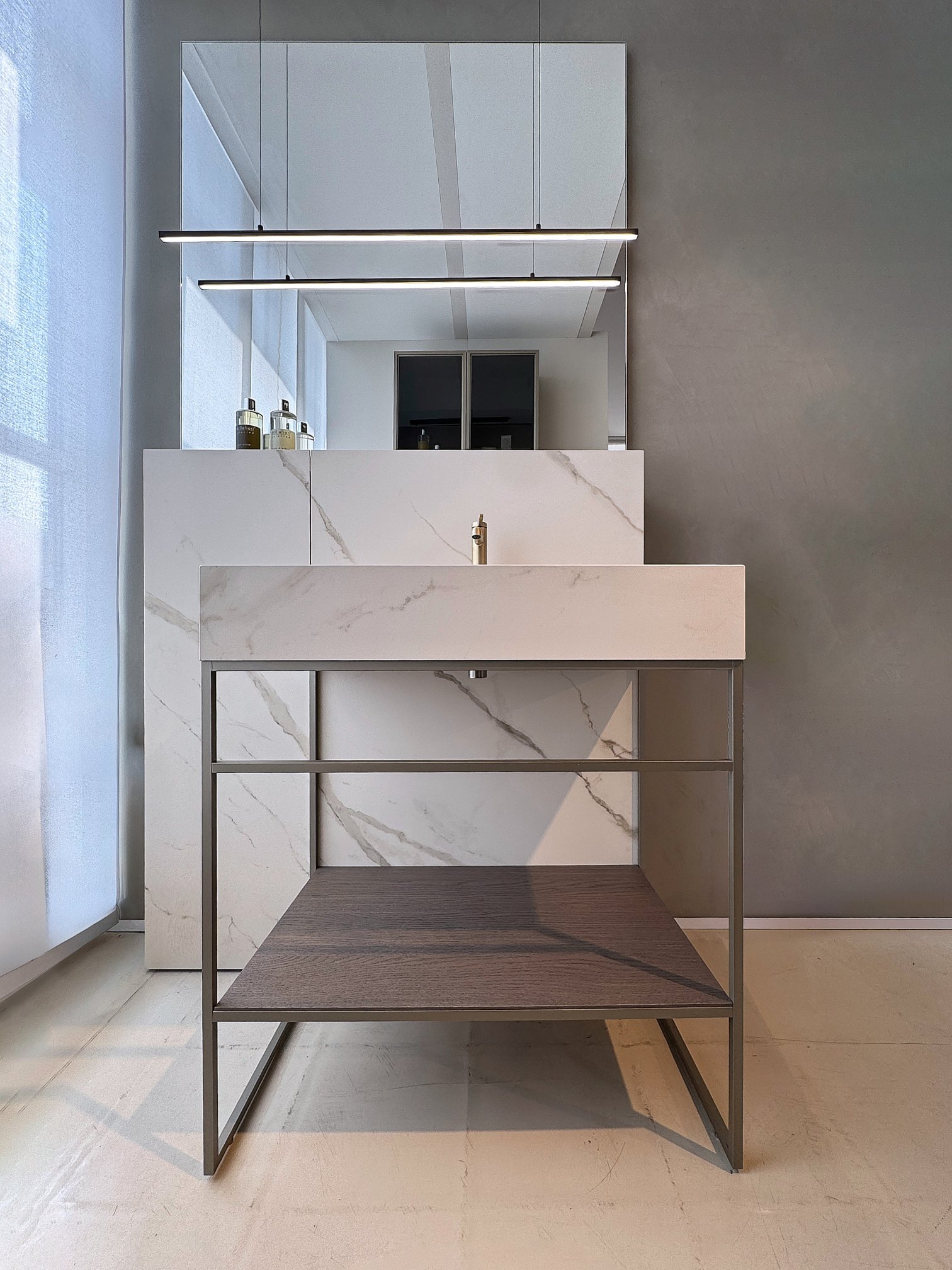 Aqua, Dogma Wall Consolle