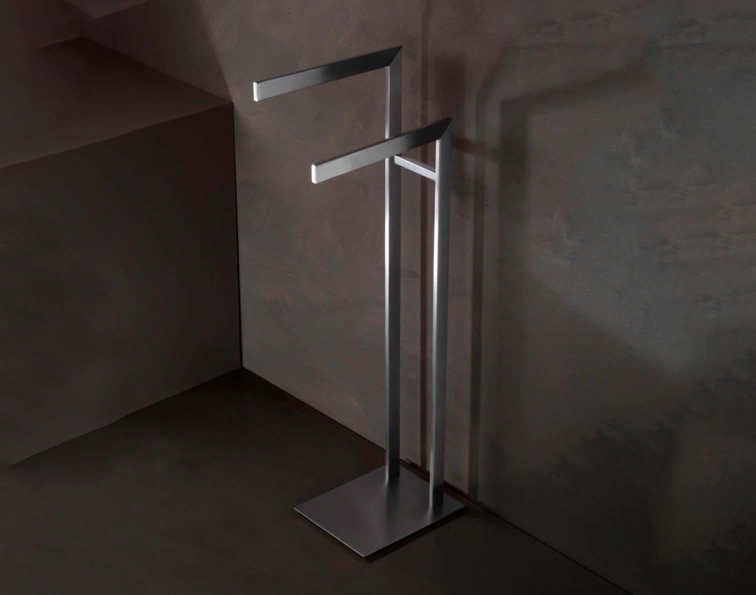 OML, Eagle Towel holder