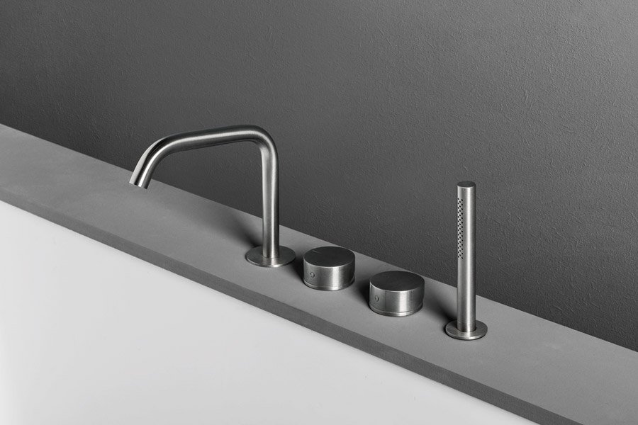 Makro, OX Gruppo vasca