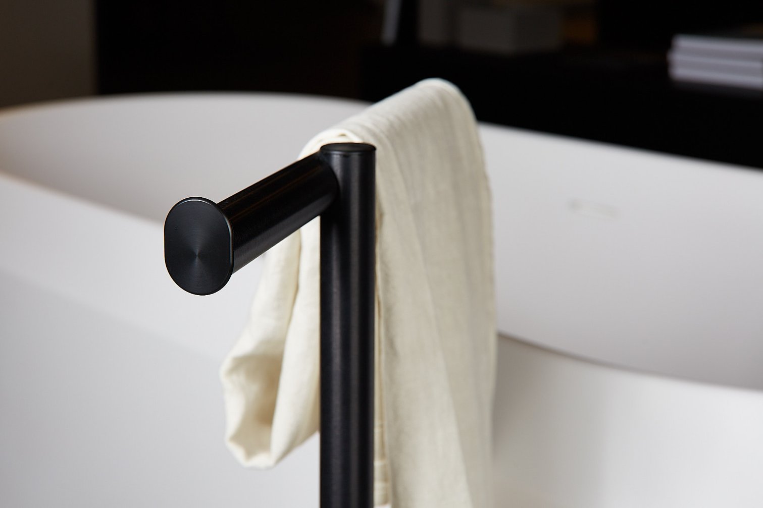 Agape, Dot Line Piantana