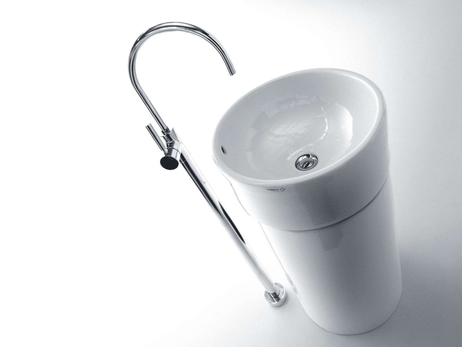 Flaminia, Twin Column Washbasin diam.42 cm
