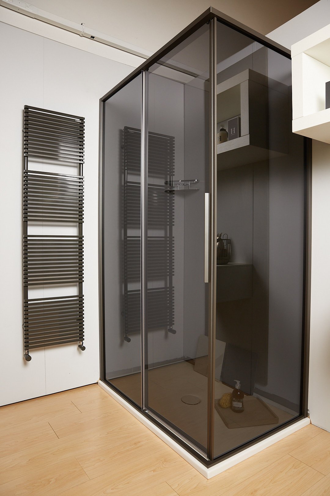 Disenia, Brave Shower cubicle 119x79 cm