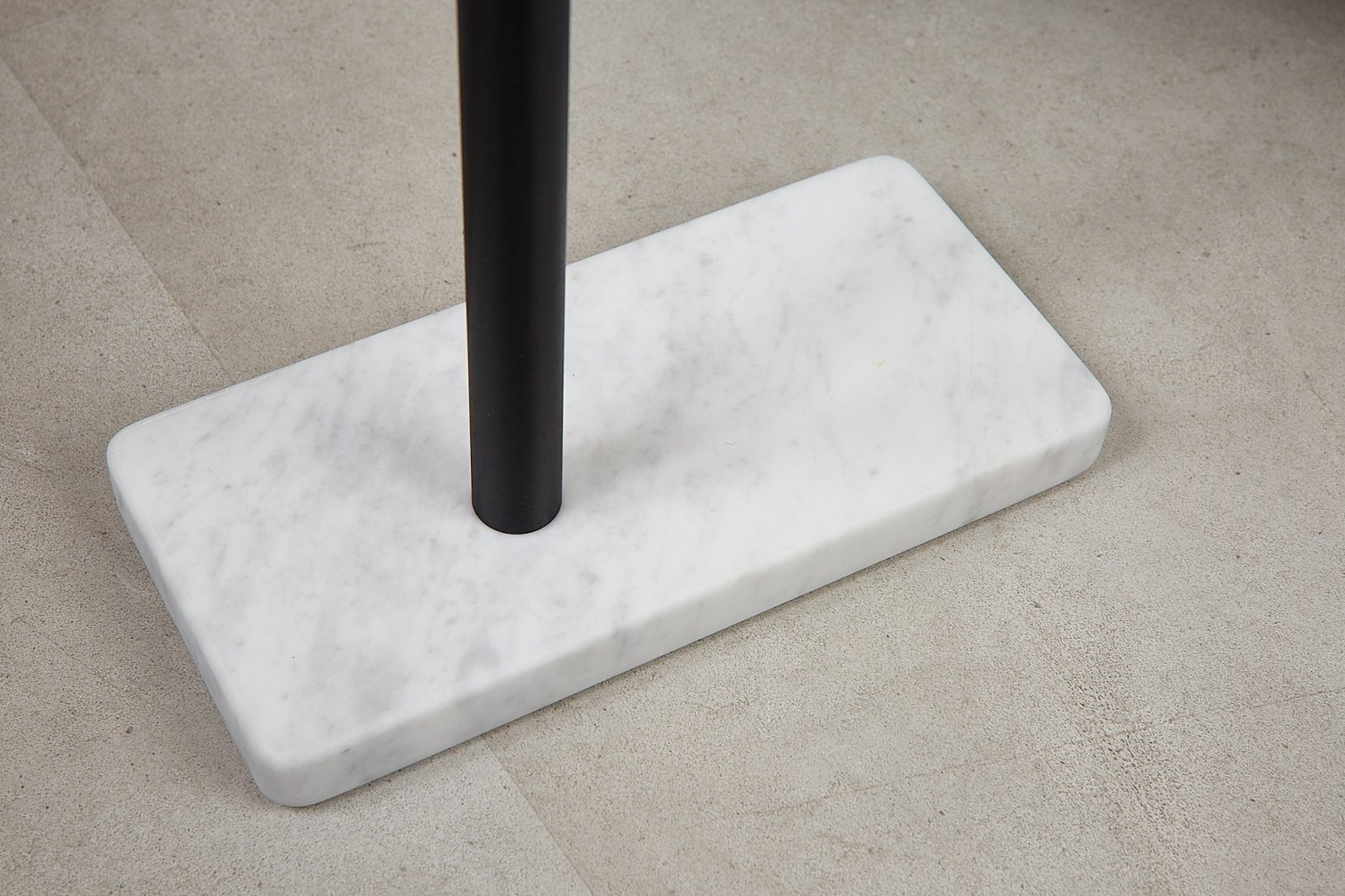 Agape, Dot Line Piantana