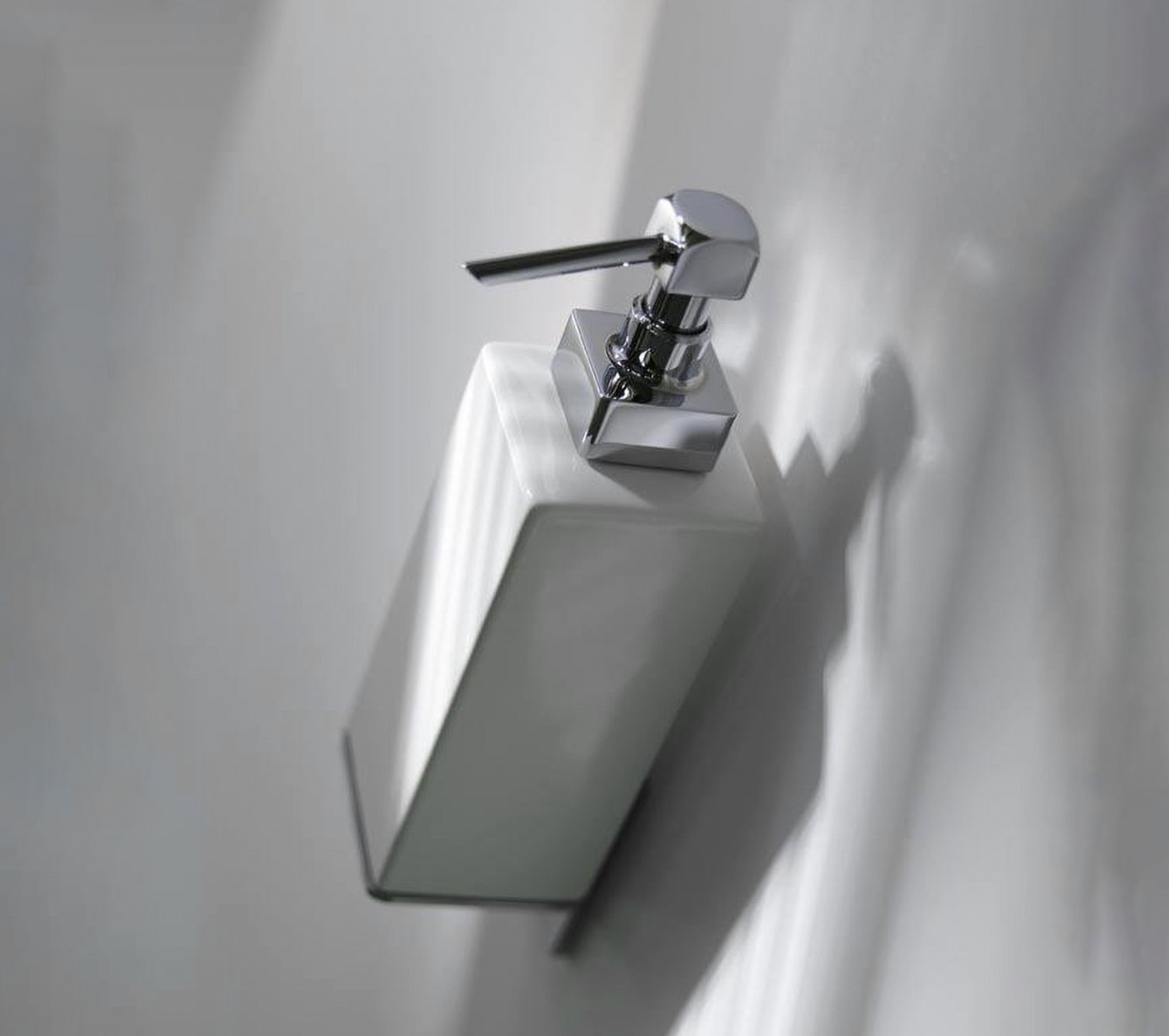 OML, Glue Soap dispenser