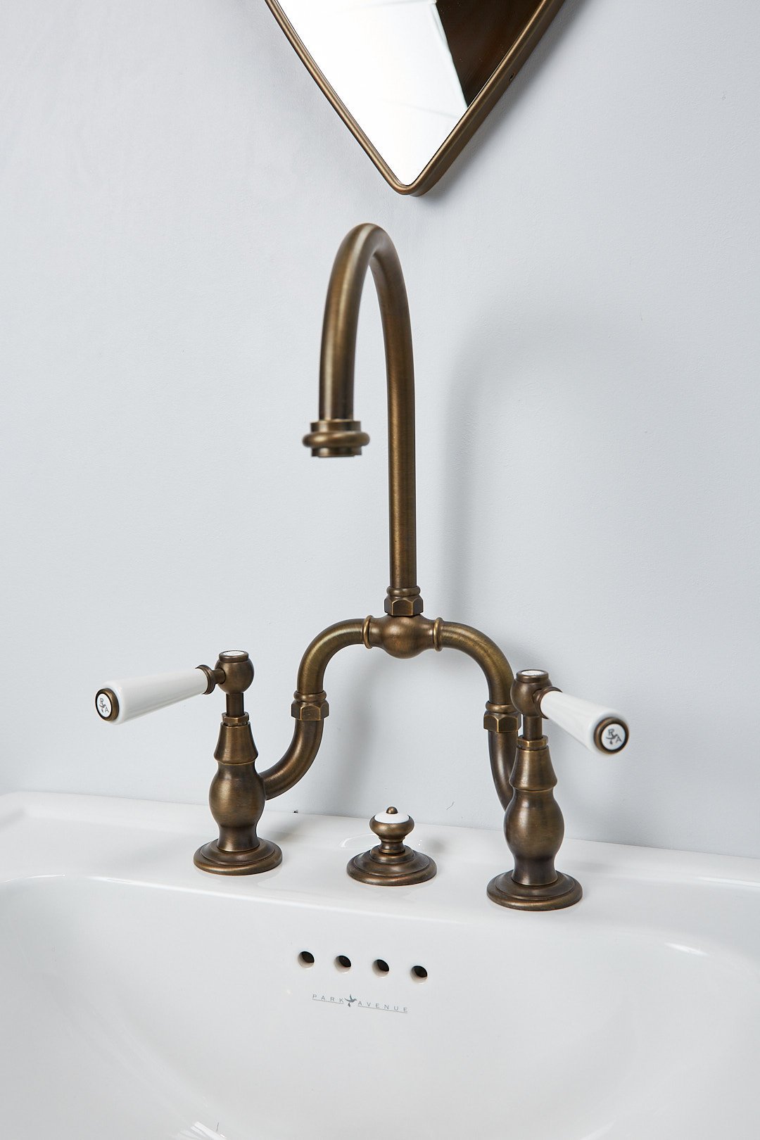 Park Avenue, Astaire Rubinetto lavabo