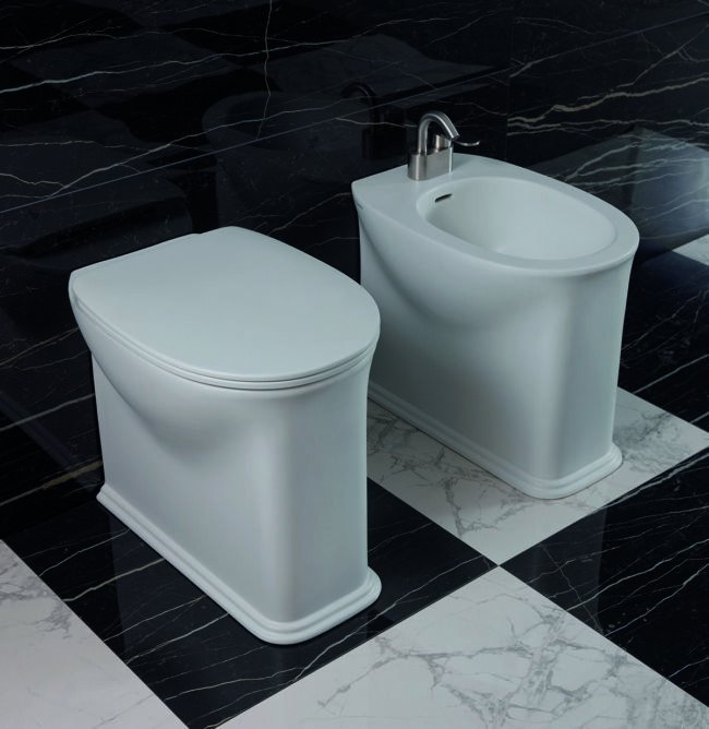 Flaminia, Madre WC toilet