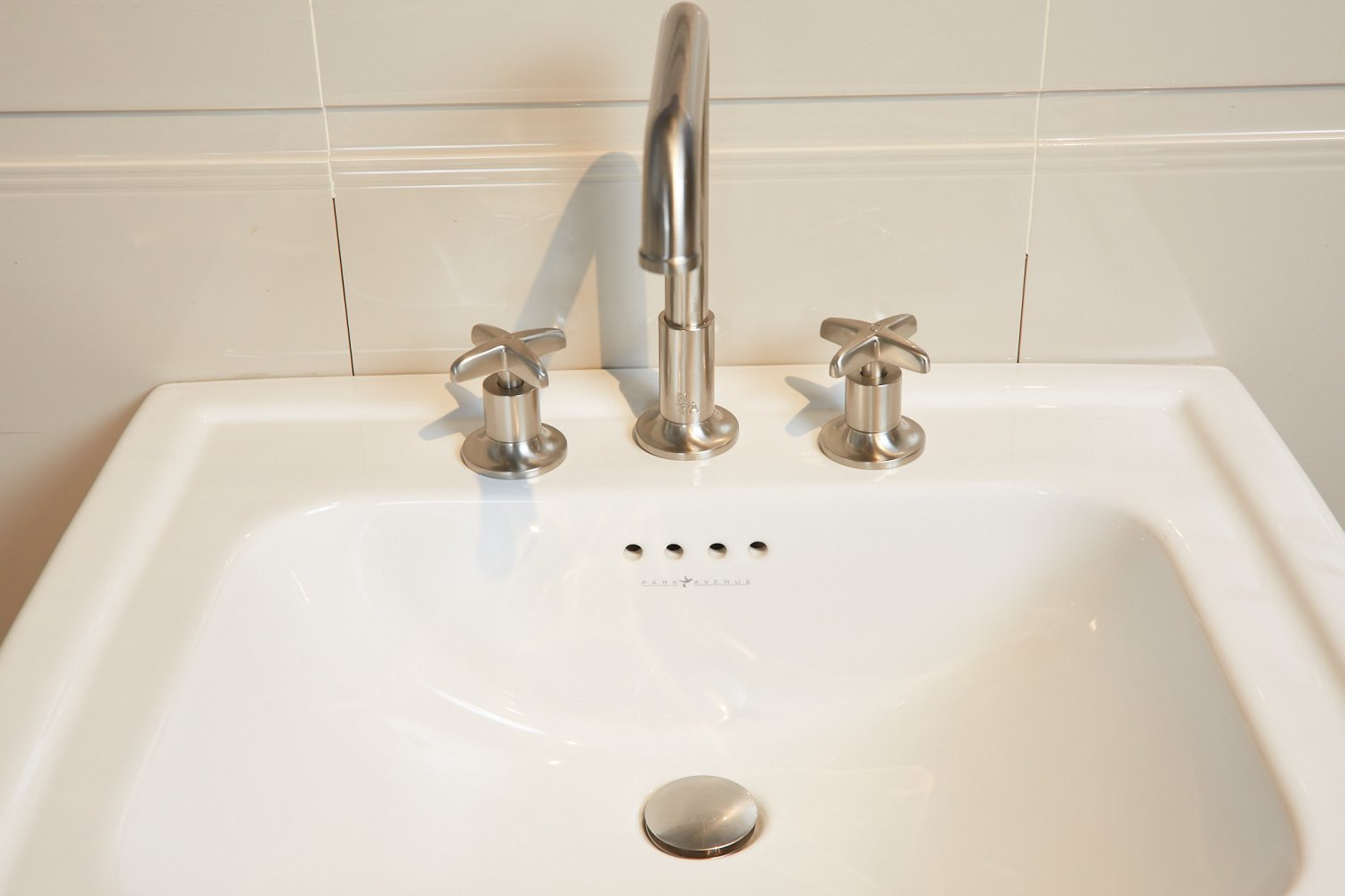 Park Avenue, Brad Mobile portalavabo L 64 cm