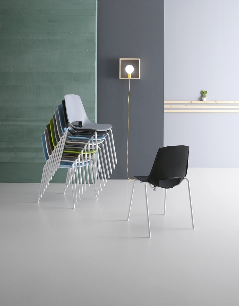 Pointhouse, Eva 2 impilabile Sedia