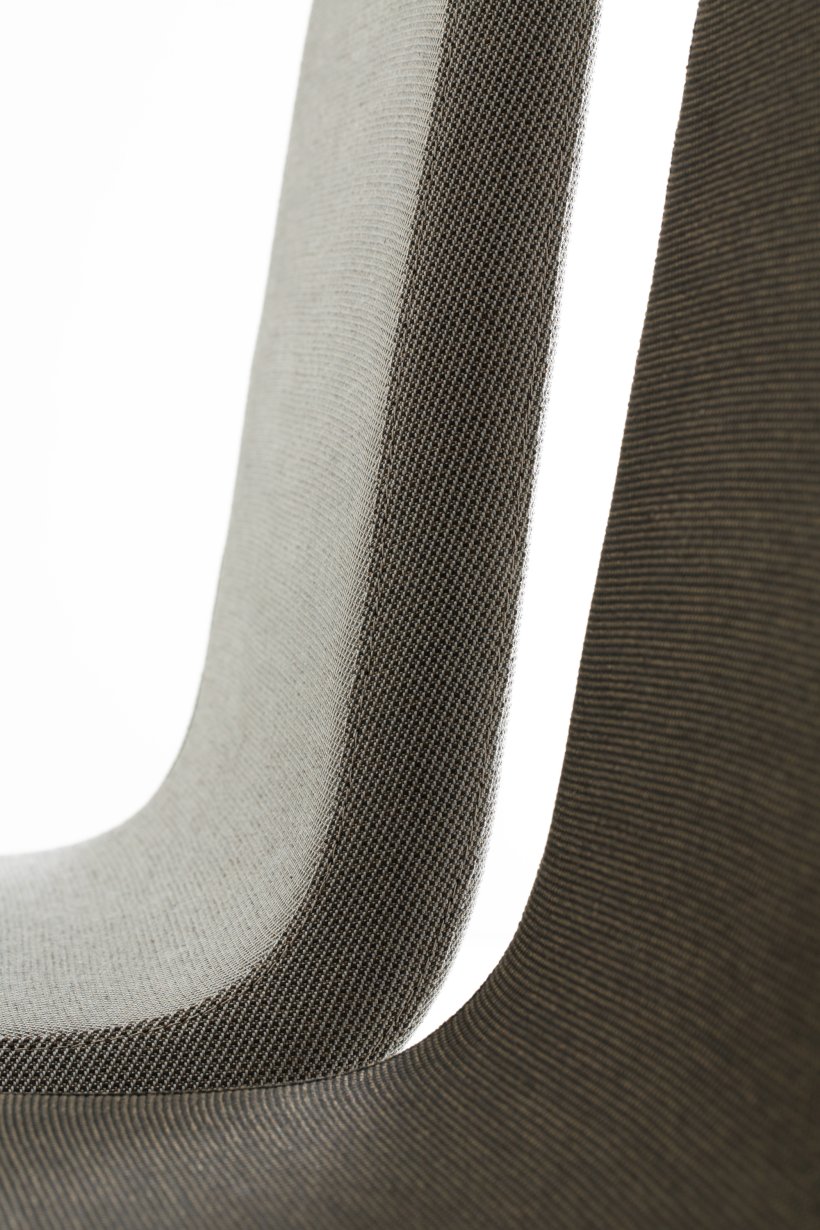 Pointhouse, Schwinger stackable Chair
