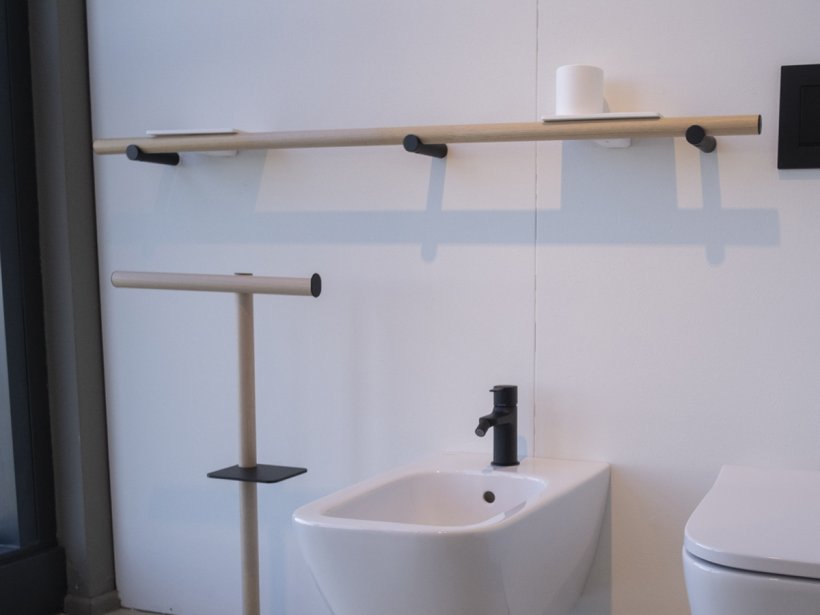 Agape, Dot Line Towel holder with accessories