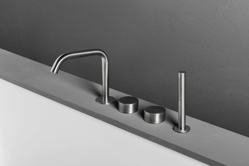 Makro, OX Gruppo vasca