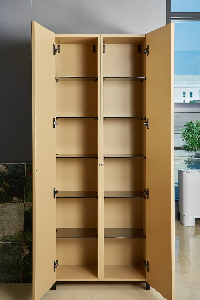 Aqua, Via Condotti Colonna a terra