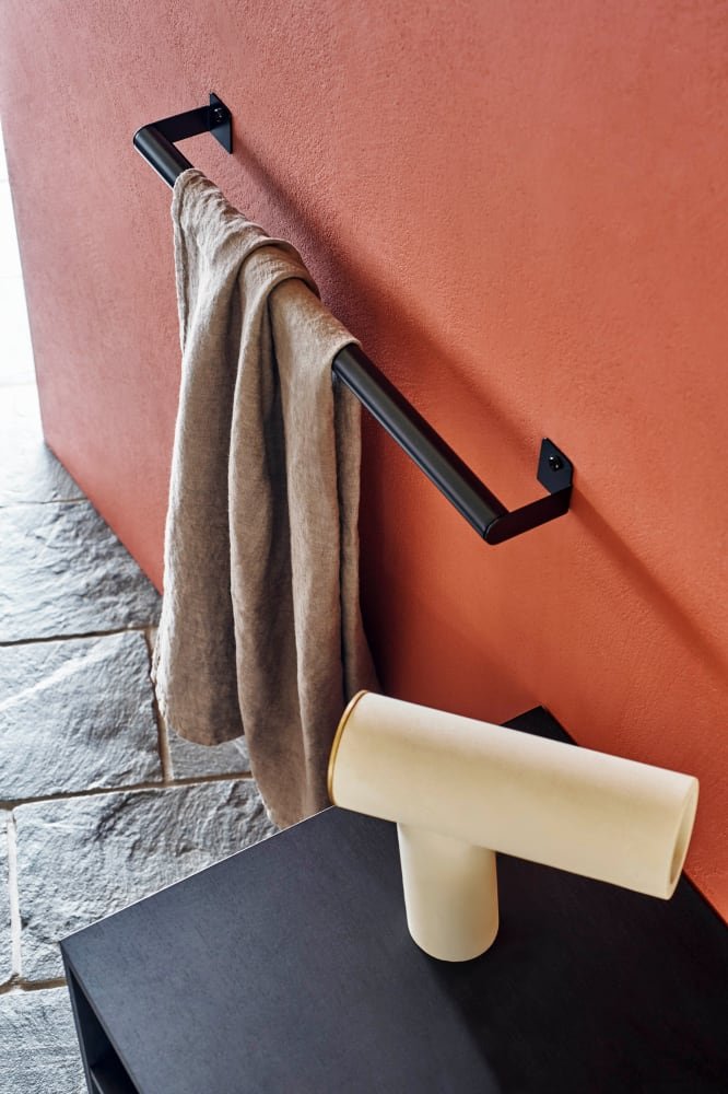 Agape, Mach 2 Towel holder