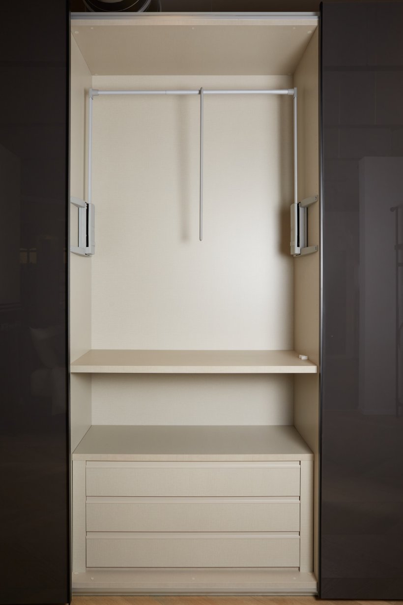 Veneran, Domino Armadio