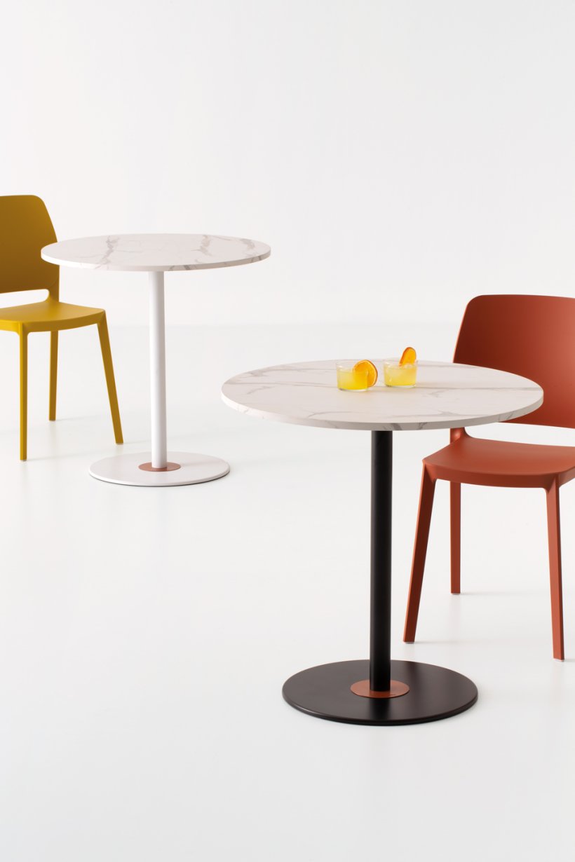 Pointhouse, Ovo 80x75 cm Table