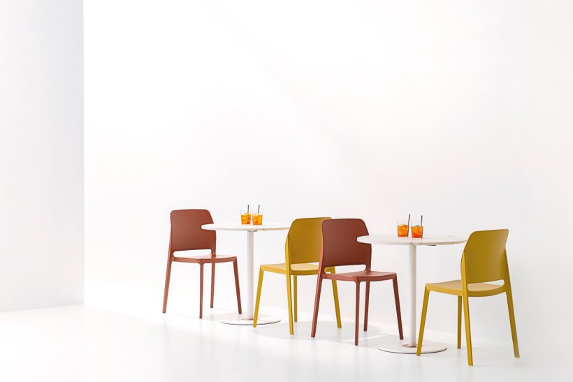 Pointhouse, Ovo 70x65.6 cm Table