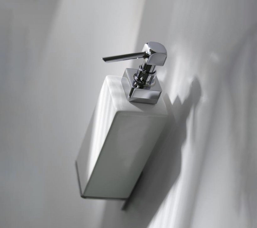 OML, Glue Soap dispenser