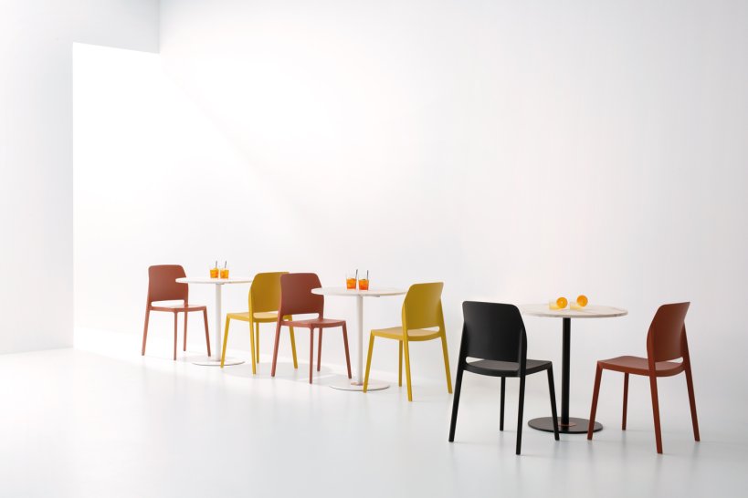 Pointhouse, Ovo 80x75 cm Table