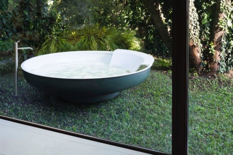Agape, Ufo Outdoor Bathtub Diam. 204 cm