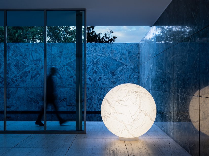 Davide Groppi, Moon F Lampada da terra 
